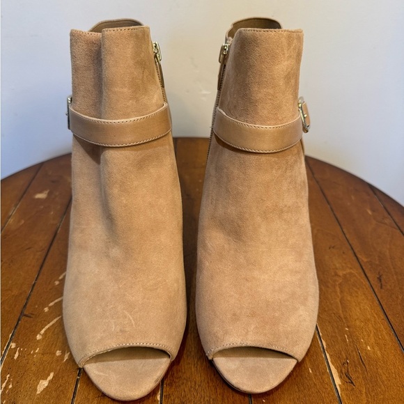 Marc Fisher Shimmee Tan Peep Toe Bootie Size 10W Leather/Suede Upper - Picture 1 of 9